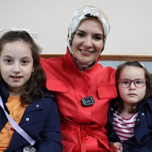 Aile ve Sosyal Hizmetler Bakanımız Göktaş, Brüksel'de çalıştığı aile marketinde 24 yıl sonra yeniden kasaya geçti - fotoğraf 2