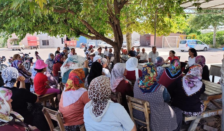 #SilifkeŞÖNİM tarafından Kabasakallı Köyü sakinlerine "Kadına Yönelik Şiddetle Mücadele, Erken Yaşta ve Zorla Evliliklerle Mücadele, #KADES, #ALO183 ve #ALO112" konularında eğitim verildi.    