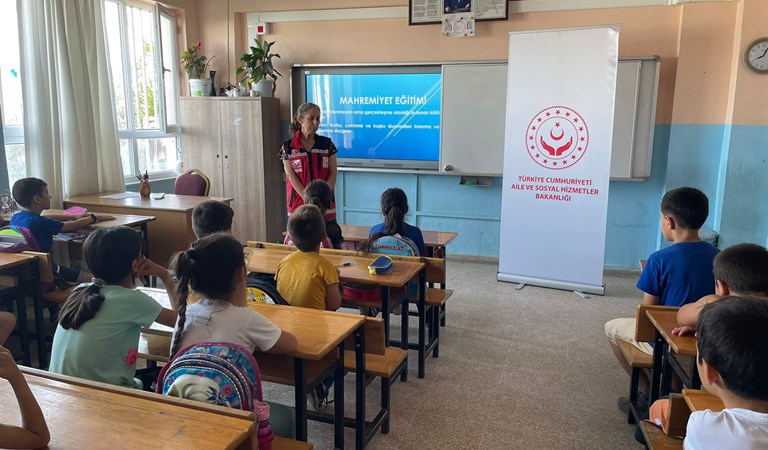 #AnamurSHM tarafından Bozdoğan Mamure İlköğretim Okulu öğrencilerine yönelik " Mahremiyet Eğitimi" verildi.