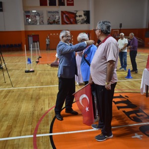İnegöl Fatma Göztepe Huzurevimiz  “Sporla Yaşa, Sağlıklı Yaş Al” Müsabakaları Düzenledi - fotoğraf 8