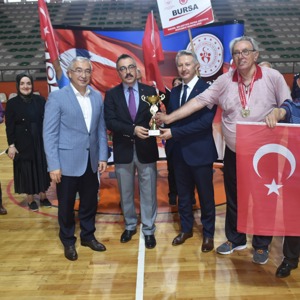 İnegöl Fatma Göztepe Huzurevimiz  “Sporla Yaşa, Sağlıklı Yaş Al” Müsabakaları Düzenledi - fotoğraf 2