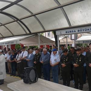 Kıbrıs Gazilerimiz Düzenlenen Törenlerle Son Yolculuklarına Uğurlandı - fotoğraf 4
