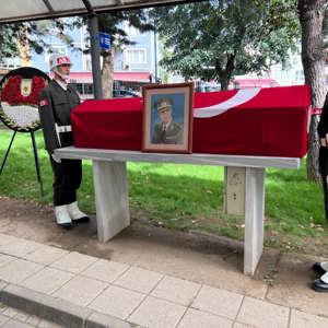 Kıbrıs Gazilerimiz Düzenlenen Törenlerle Son Yolculuklarına Uğurlandı - fotoğraf 2