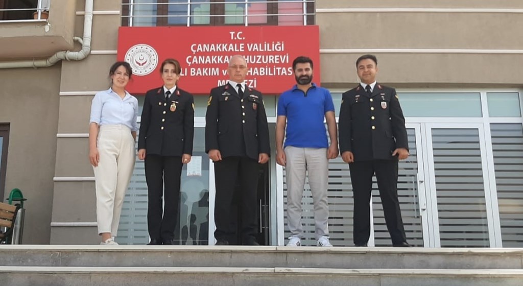 Çanakkale İl Jandarma Komutanlığı, Çanakkale Huzurevi YBRM Müdürlüğümüzü Ziyaret Etti.