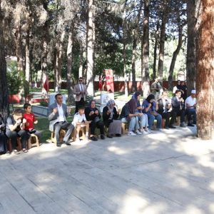 Valimiz Sayın Türker ÖKSÜZ, İl Müdürümüz Mustafa ÇAKIR, ilimiz protokolü ve şehit yakınlarımız ve gazilerimiz ile birlikte mübarek Kurban Bayramı dolayısıyla Burdur Şehitliğini ziyaret etti - fotoğraf 1