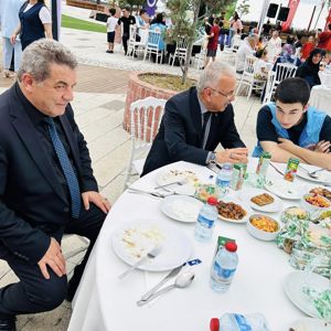 Yeryüzünün Kanatsız Melekleri "Koruyucu Ailelerimiz" ile Yemekte bir araya geldik - fotoğraf 4