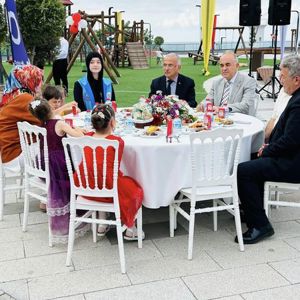 Yeryüzünün Kanatsız Melekleri "Koruyucu Ailelerimiz" ile Yemekte bir araya geldik - fotoğraf 1