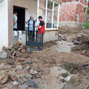 Çaybaşı ve İkizce'deki Sel Felaketinde Etkilenen Ailelere Psikososyal Destek - fotoğraf 3