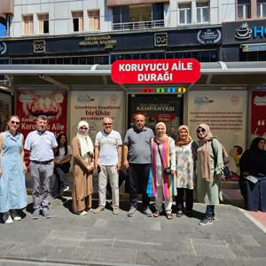 Emine Erdoğan Hanımefendi ve Bakanımız Mahinur Özdemir Göktaş, Gönül Elçileri ve koruyucu ailelerle bir araya geldi - fotoğraf 14