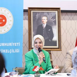 Aile ve Sosyal Hizmetler Bakanımız Göktaş, Senegal'de Türk vatandaşlarıyla bir araya geldi - fotoğraf 1