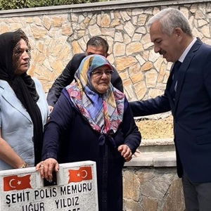 15Temmuz Demokrasi ve Milli Birlik Günü’nün 8. Yıl Dönümünde Kastamonu Şehitliği Ziyaret Edildi - fotoğraf 4