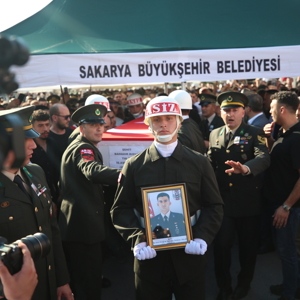 Şehit Astsubay Kıdemli Çavuş Bahadır Rıdvan TALAY Son Yolculuğuna Uğurlandı - fotoğraf 9