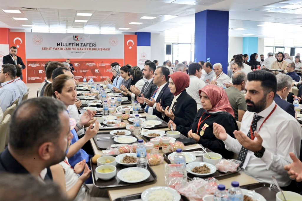 Aile ve Sosyal Hizmetler Bakanımız Göktaş TBMM'de şehit yakınları ve gazilerle bir araya geldi - fotoğraf 1