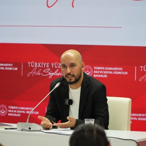 Erhan KEKLİK’in Katılımlarıyla Türkiye Yüzyılı Aile Söyleşileri Programı Düzenlendi - fotoğraf 2