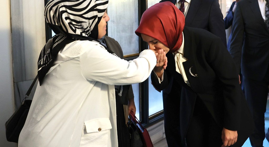 Aile ve Sosyal Hizmetler Bakanımız Göktaş TBMM'de şehit yakınları ve gazilerle bir araya geldi