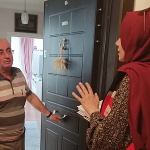 Dün İle Bugün Arasında Köprü kuran Yaş Almış Büyüklerimize Hane Ziyareti Gerçekleştirildi - fotoğraf 1