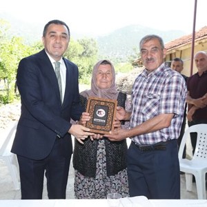 15 Temmuz Demokrasi ve Milli Birlik Günü Anma Programı kapsamında Çeltikçi, Güvenli Köyünde 15 Temmuz Şehidimiz Özel Harekat Polisi Akif ALTAY ve İç Güvenlik Şehidimiz J. Komanda Er Ali YILDIRIM, Kabirleri Başında  Dualarla Yad Edildi - fotoğraf 3