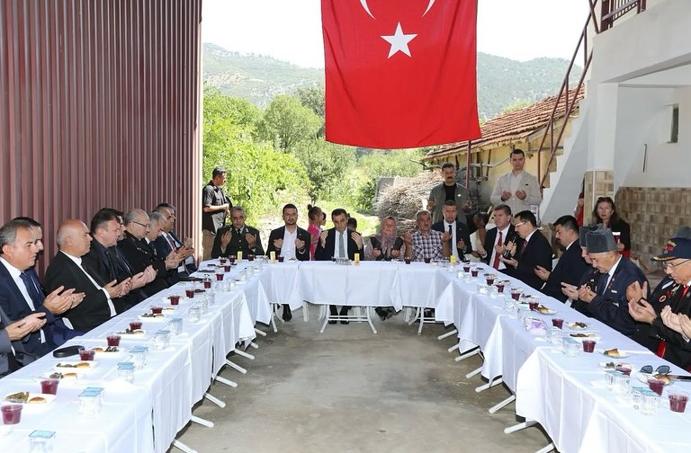 15 Temmuz Demokrasi ve Milli Birlik Günü Anma Programı kapsamında Çeltikçi, Güvenli Köyünde 15 Temmuz Şehidimiz Özel Harekat Polisi Akif ALTAY ve İç Güvenlik Şehidimiz J. Komanda Er Ali YILDIRIM, Kabirleri Başında  Dualarla Yad Edildi