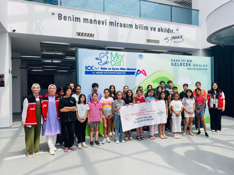 Mersin İl Çocuk Hakları Komite çocuklarımız, Çocuk Hakları ve Dijital Bağımlılık eğitimlerinin ardından Ekolojik Okuryazarlık alanlarında farkındalık kazanmaları amacıyla Mercan İklim ve Çevre Bilim Merkezi'ni gezdiler.