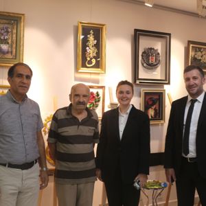 HUZUREVİ SAKİNLERİMİZİN EL SANATLARI SERGİSİ AÇILDI - fotoğraf 1