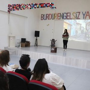 İl Müdürümüz Mustafa ÇAKIR, Müdürlüğümüze bağlı Çocuk Evleri Sitesinde bakım ve koruma altında bulunan çocuklarımız tarafından hazırlanan tiyatro gösterisine katıldı - fotoğraf 2