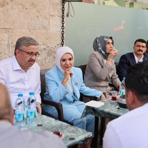 Aile ve Sosyal Hizmetler Bakanımız Göktaş, Alevi vatandaşlarla bir araya geldi, aşure dağıttı - fotoğraf 19