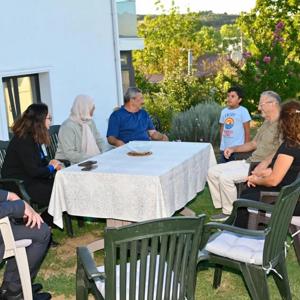 VALİMİZ DR. HÜLYA KAYA ve İL MÜDÜRÜMÜZ ARİF LAÇİN ŞEHİT AİLELERİNİ ZİYARET ETTİ - fotoğraf 2