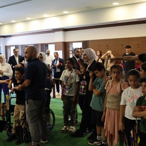 Bakanımız Mahinur Özdemir Göktaş Filistinli çocuklarla bir araya geldi - fotoğraf 2