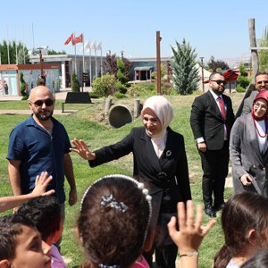 Bakanımız Mahinur Özdemir Göktaş Filistinli çocuklarla bir araya geldi - fotoğraf 3
