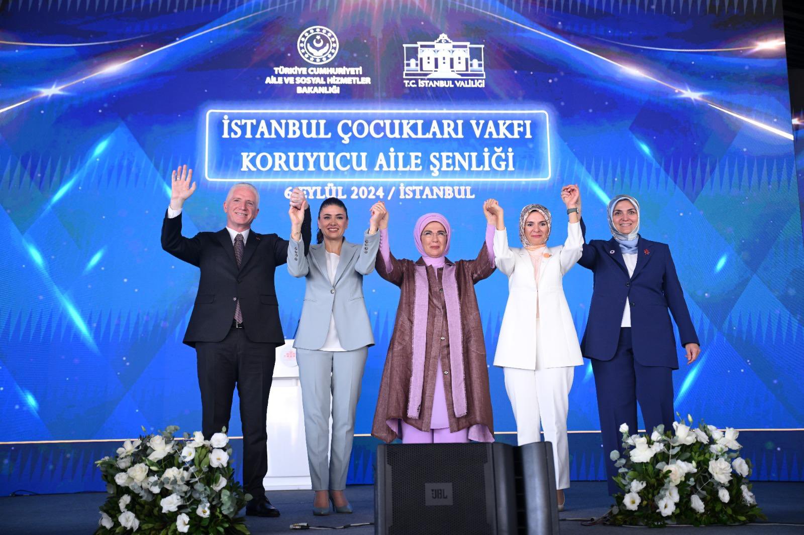 Sayın Emine Erdoğan Hanımefendi ve Bakanımız Sayın Mahinur Özdemir Göktaş İstanbul Vakfı Koruyucu Aile Şenliğinde Koruyucu Ailelerle Buluştu.