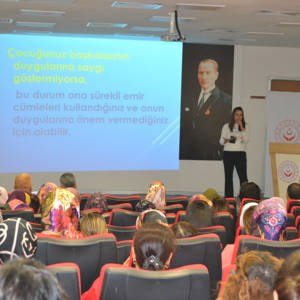 İl Müdürlüğümüzde Çocuk ve Aile Terapisi Konulu Konferans Düzenlendi - fotoğraf 5