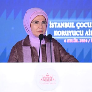 Emine Erdoğan Hanımefendi ve Bakanımız Mahinur Özdemir Göktaş Koruyucu Aileler ile Şenlikte Buluştu - fotoğraf 2