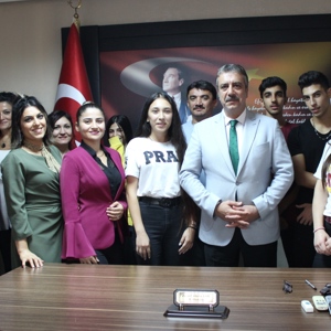 ‘‘Benim Rehberim’’ Programı Kapsamında, Gönüllü Rehberler ve Gençlerimiz İl Müdürlüğümüzde Bir Araya Geldiler - fotoğraf 4