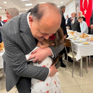 Aziz Şehitlerimizin Kıymetli Aileleri Ve Kahraman Gazilerimiz Onuruna Yemek Programı Düzenlendi - fotoğraf 18