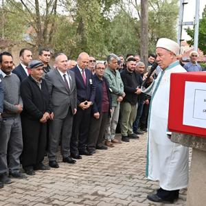 İl Müdürümüz Mahmut Selçuk Piyade Sözleşmeli Er İslam Özer’in cenazesine katıldı - fotoğraf 3