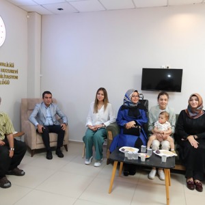 Sayın Valimizin Eşi Dr. Selma Ünlüer Hanımefendi Huzurevini Ziyaret Etti - fotoğraf 4