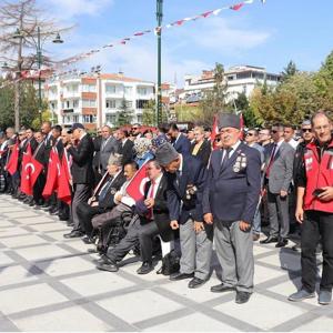 KAHRAMAN GAZİLERİMİZ, DÜZENLENEN PROGRAMLARLA ANILDI - fotoğraf 11