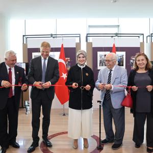 Aile ve Sosyal Hizmetler Bakanımız Göktaş, Türk Kadın Öncüleri sergisini açtı - fotoğraf 1