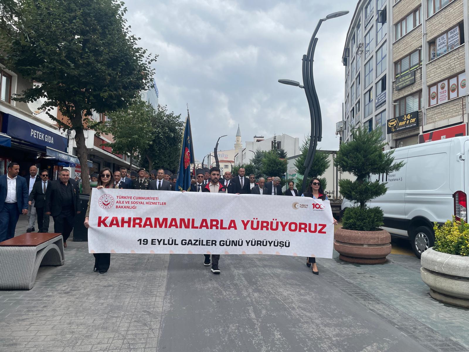 Kahramanlarımızla Birlikte Türkiye Yüzyılı'nda Emin Adımlarla Yürüyoruz