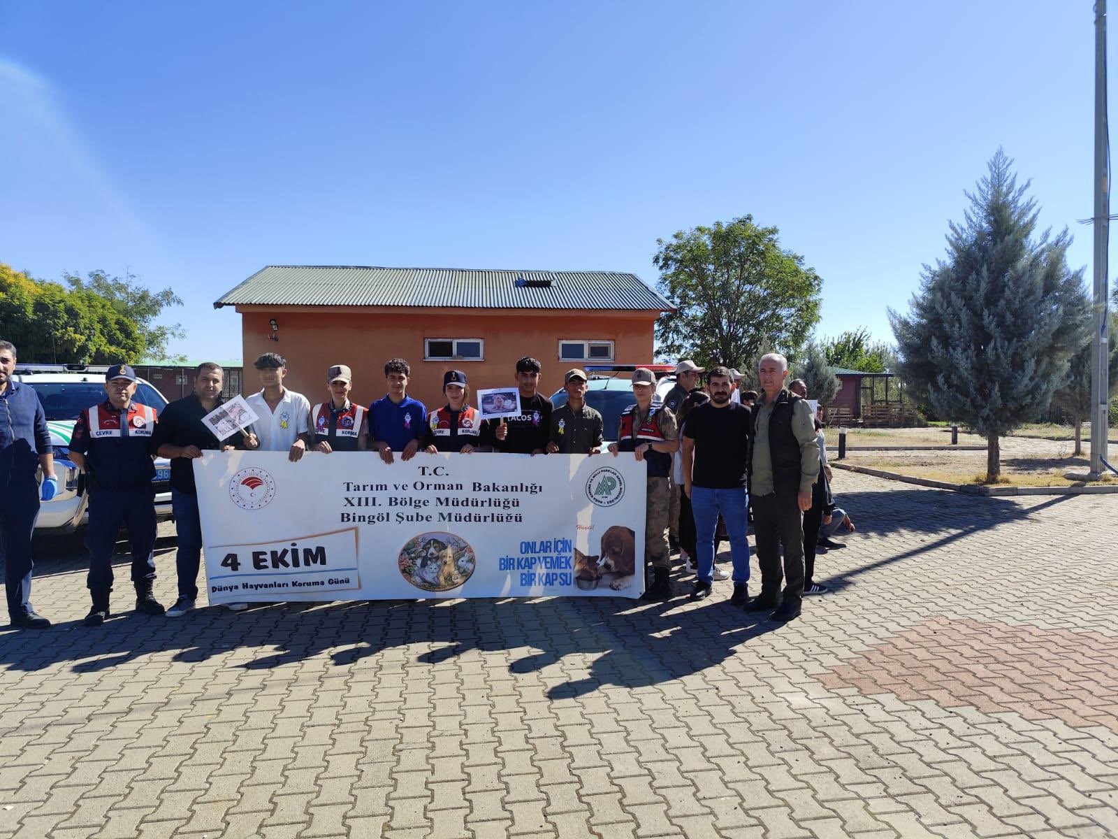 Çocuk Evleri Sitesinde bakım hizmeti alan çocuklar 4 Ekim Dünya Hayvanları Koruma Gününde ilimizde faaliyet gösteren Hayvan Barınağına giderek barınaktaki hayvanları yerinde gördüler barınak hakkında bilgiler aldılar.