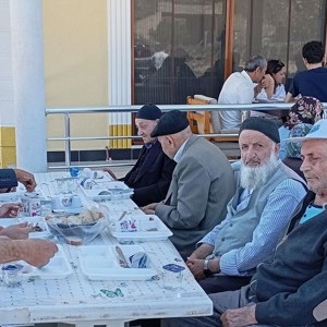 Kıymetli Büyüklerimiz Hayırsever İş İnsanının Davetine Katılım Sağladılar - fotoğraf 2