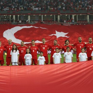 Samsun 19 Mayıs Stadyumu'nda Şehit Yakınları Ve Gazilerimizle Milli Maçımız Büyük Bir Coşkuyla İzlendi - fotoğraf 1