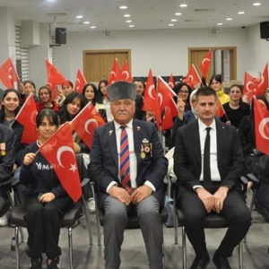 Vatan ve Kahramanlık Buluşmaları Programı Kapsamında Gençlerimiz İle Gazilerimiz Bir Araya Geldi… - fotoğraf 5