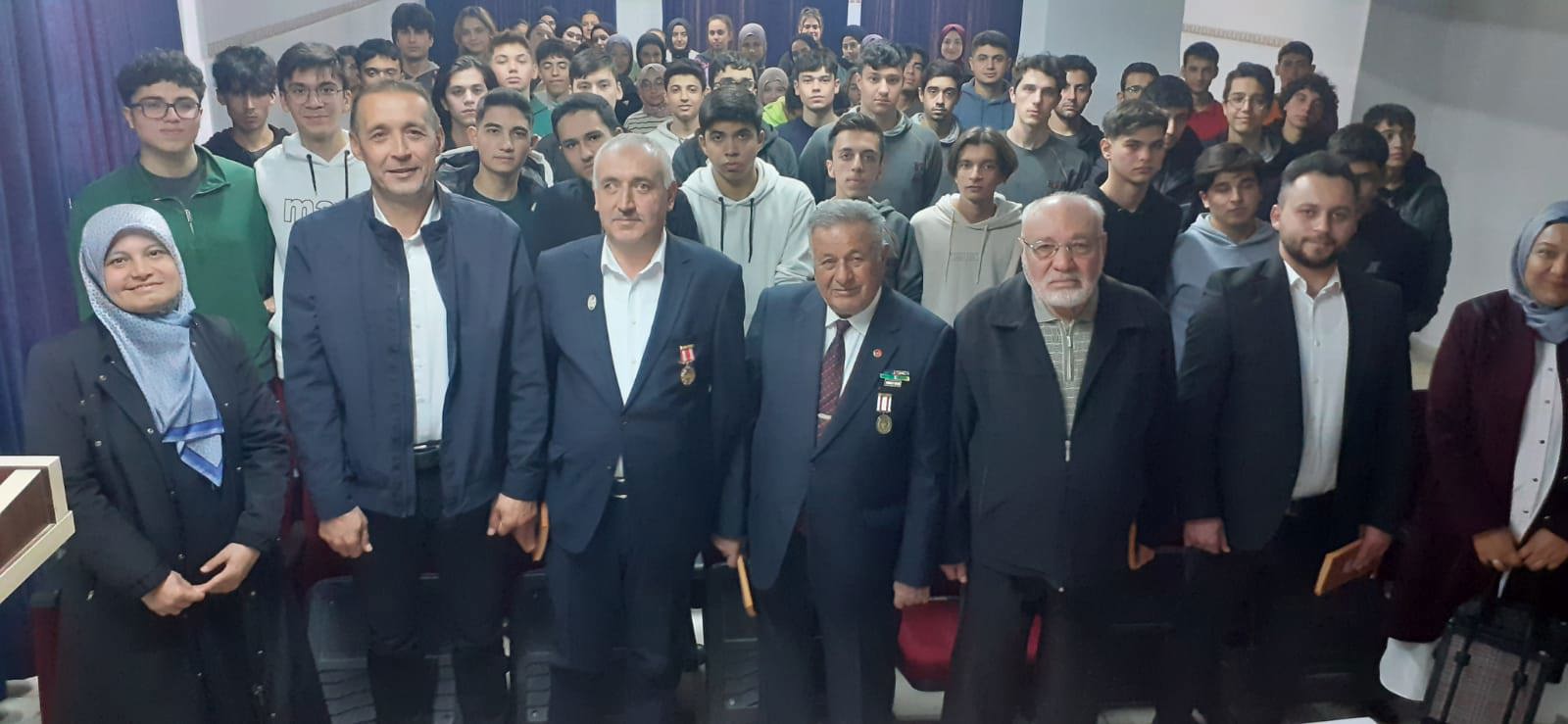 VATAN VE KAHRAMANLIK BULUŞMALARI  ETKİNLİĞİ GERÇEKLEŞTİRİLDİ. - fotoğraf 1