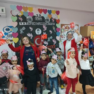 19 Mayıs Çok Amaçlı Toplum Merkezi’nde okul öncesi eğitimi alan çocuklarımız 29 Ekim Cumhuriyet Bayramı’nı coşku ile kutladı. - fotoğraf 3