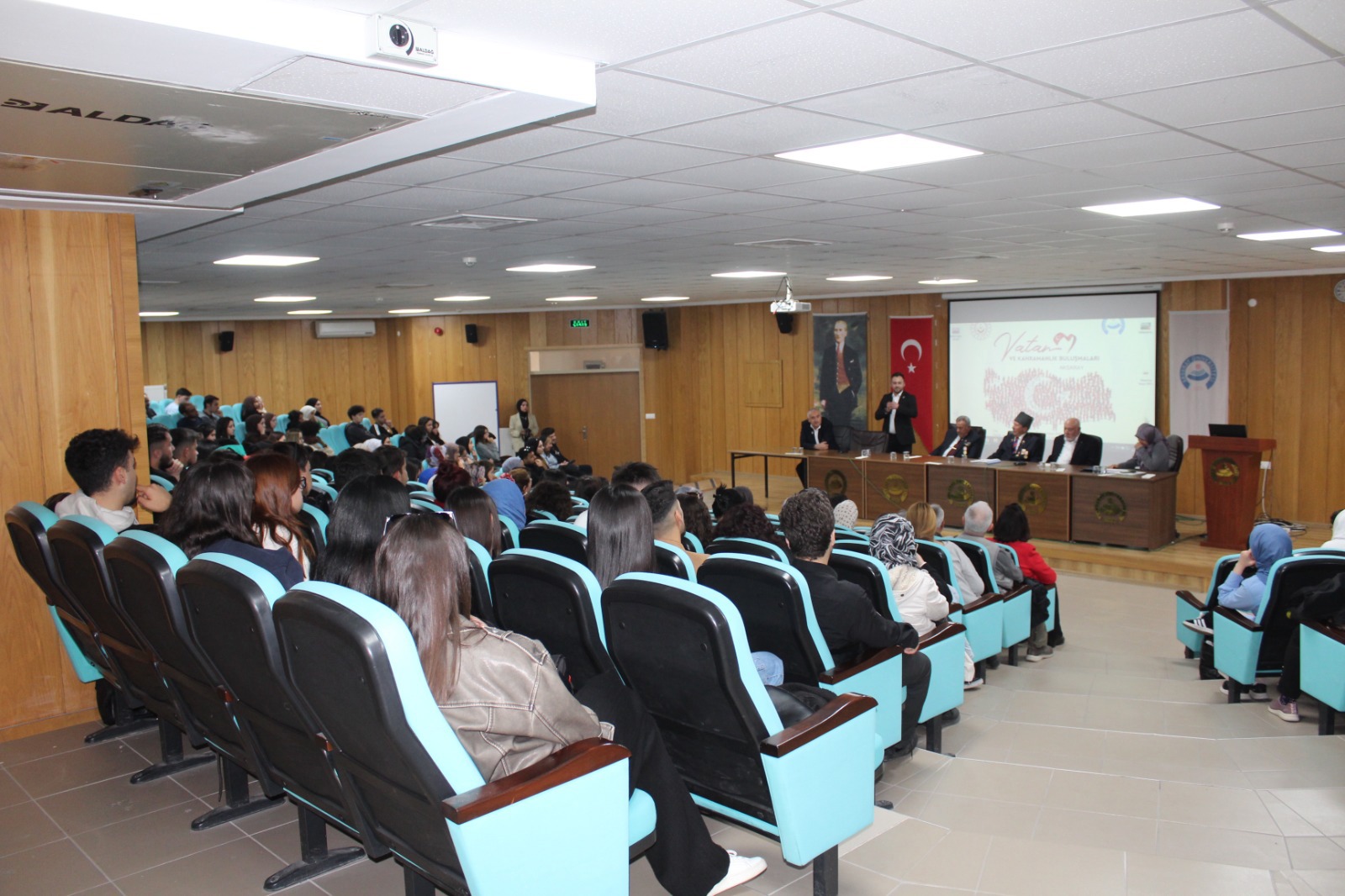 Aksaray Üniversitesi'nde Vatan Ve Kahramanlık Buluşmaları  Etkinliği Gerçekleştirildi. - fotoğraf 4