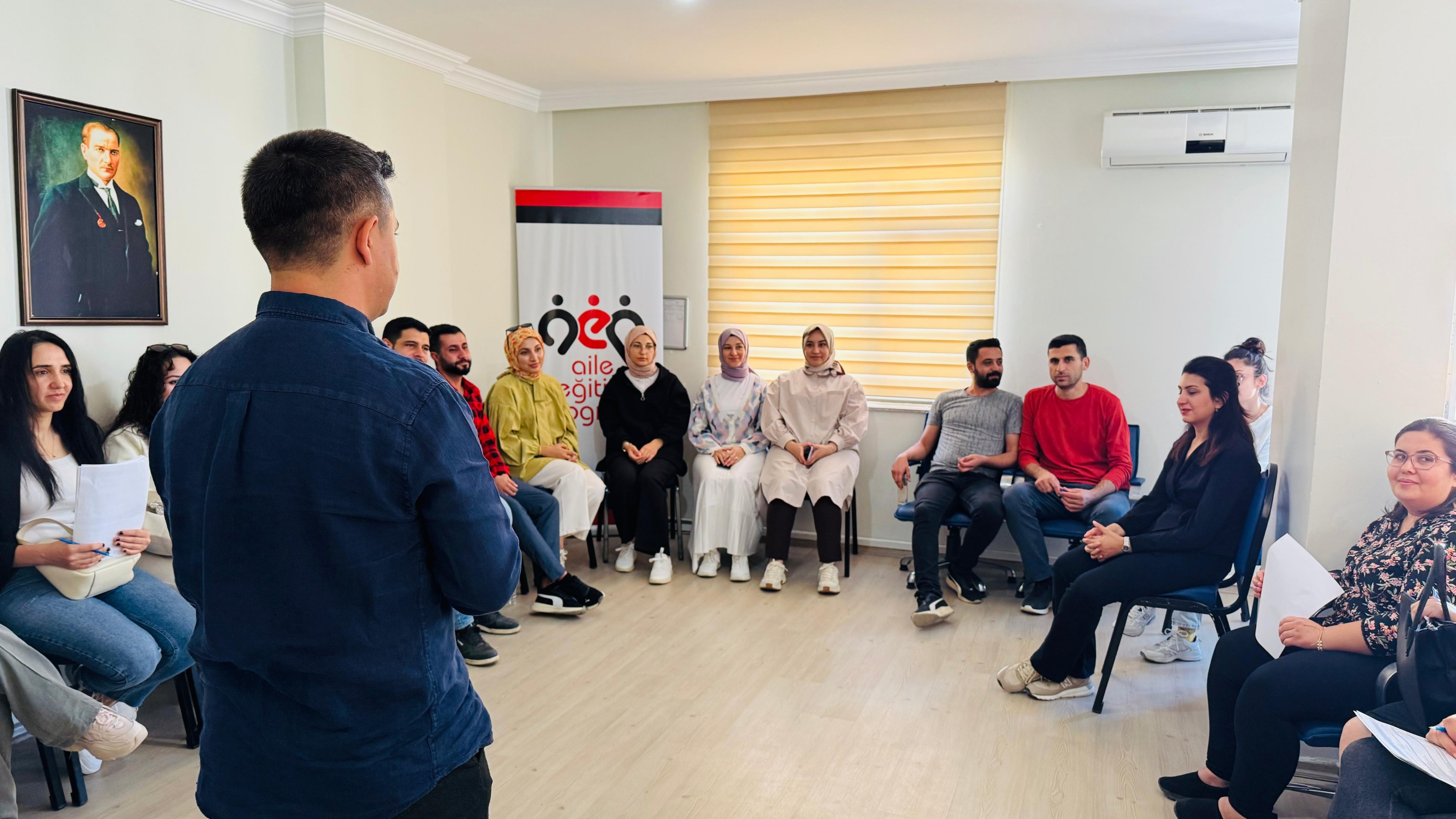 Aile ve Toplum Hizmetleri Birimimiz tarafından Silifke ŞÖNİM, Silifke Huzurevi, Silifke SHM, Erdemli SHM, Erdemli Huzurevi, Mut SHM ve Anamur SHM meslek elemanlarına yönelik ''Afet ve Acil Durumlarda Psikososyal Destek Farkındalık Eğitimi'' düzenlendi.