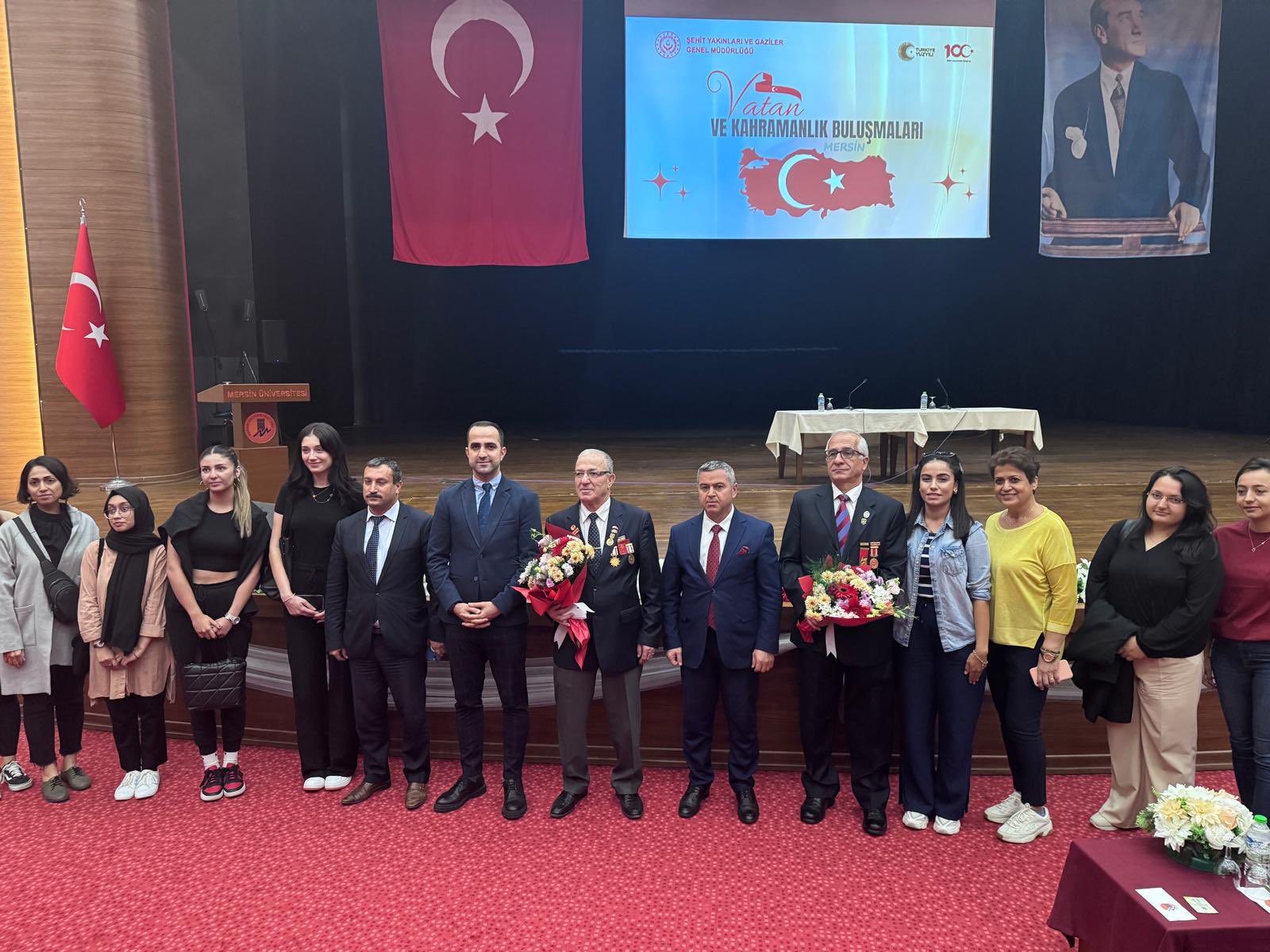 İl Müdürümüz Naci YILMAZ katılımı ile   Vatan ve Kahramanlık Buluşmaları kapsamında Kıbrıs Gazisi Fikri Kalkan ve Terör Gazisi Cemal MUTLU, Mersin Üniversitesi öğrencileriyle bir araya gelerek vatan millet sevgisini öğrencilere aktardı.