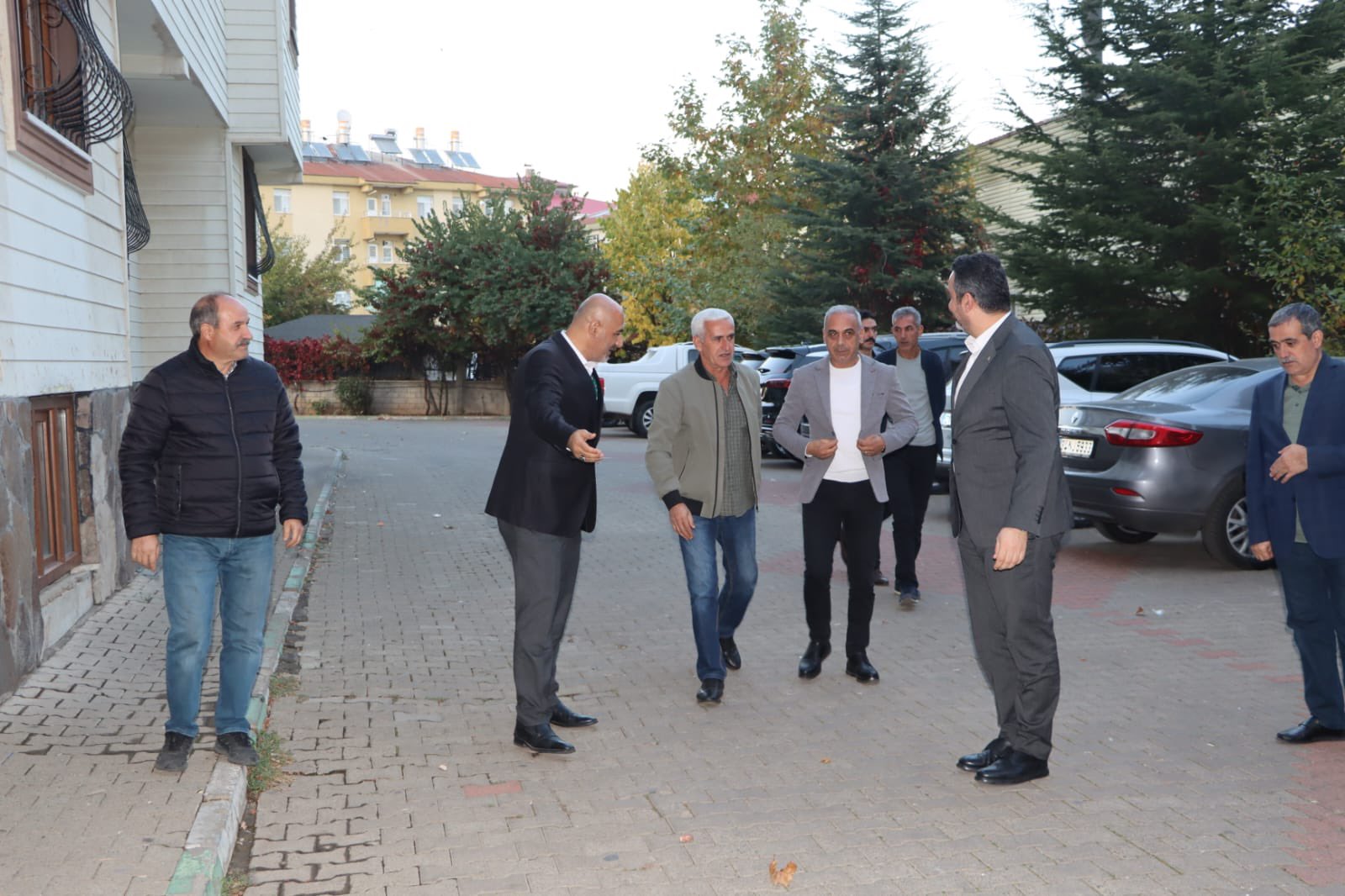 Şehit Yakınları ve Gaziler Genel Müdürümüz Sayın Muharrem KURT tarafından Şehit Tabip Teğmen Hulusi ELÇİ’ nin kıymetli ailesi ziyaret edilmiştir. Ziyarete İl Müdürümüz Abdulbari AKSOY’da eşlik etti.