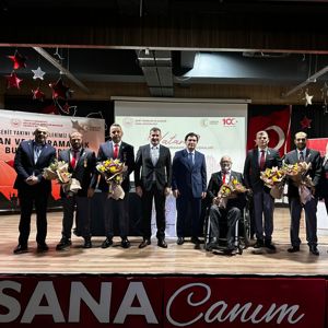 Vatan ve Kahramanlık Buluşmaları etkinliğinde Kahraman Gazilerimiz öğrenciler ile bir araya geldi - fotoğraf 1